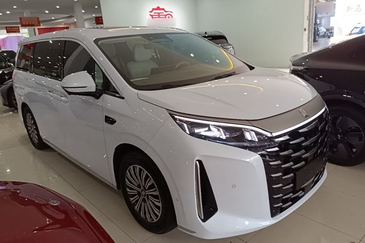 Used BYD Xia 2025 DM-i 1.5T 180km Beyond Edition Front Right 45 Deg