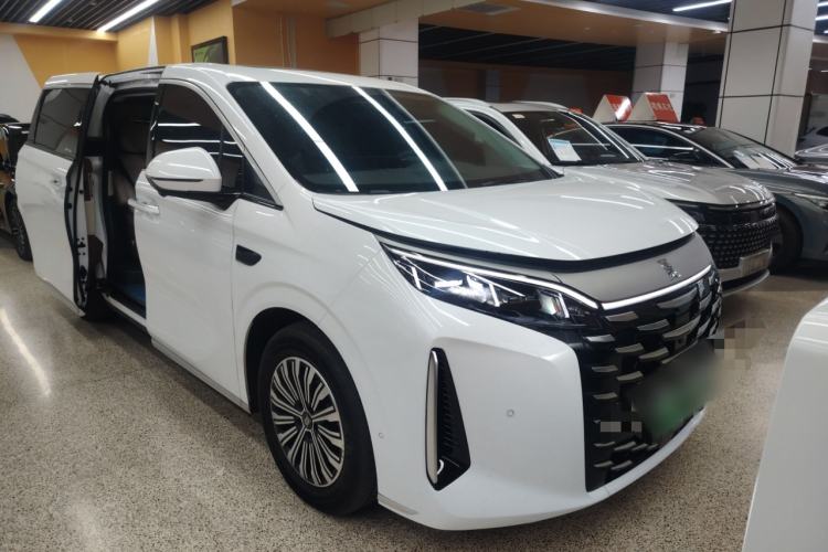 Used BYD Xia 2025 DM-i 1.5T 100km Supreme Edition Front Right 45 Deg