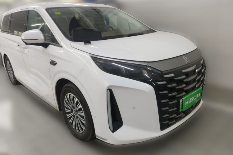 Used BYD Xia 2025 DM-i 1.5T 180km Excellence Model Front Right 45 Deg