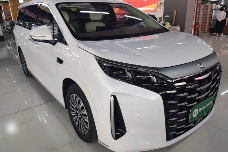 Used BYD Xia 2025 DM-i 1.5T 100km Leading Model Front Right 45 Deg