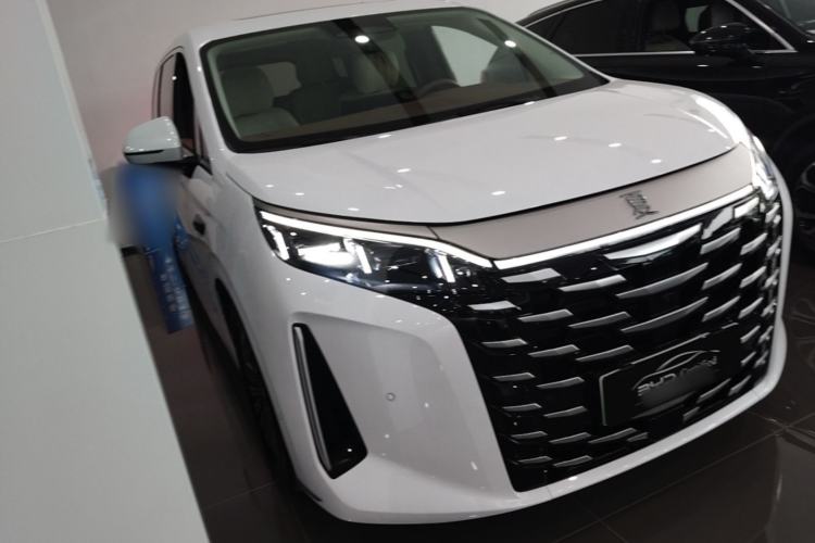 Used BYD Xia 2025 DM-i 1.5T 180km Excellence Model Front Right 45 Deg