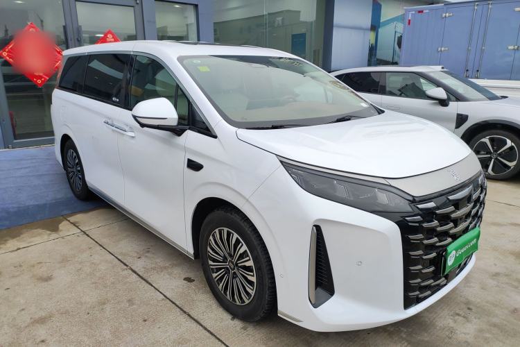 Used BYD Xia 2025 DM-i 1.5T 180km Beyond Edition Front Right 45 Deg