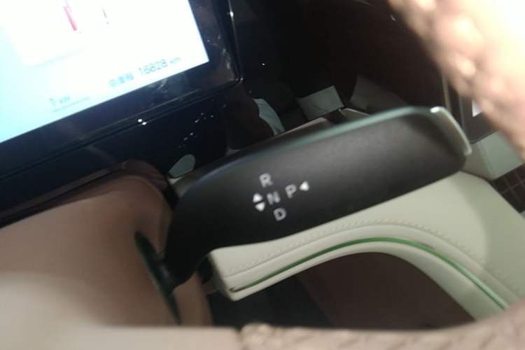 Used BYD Xia 2025 DM-i 1.5T 180km Excellence Model Gear Lever