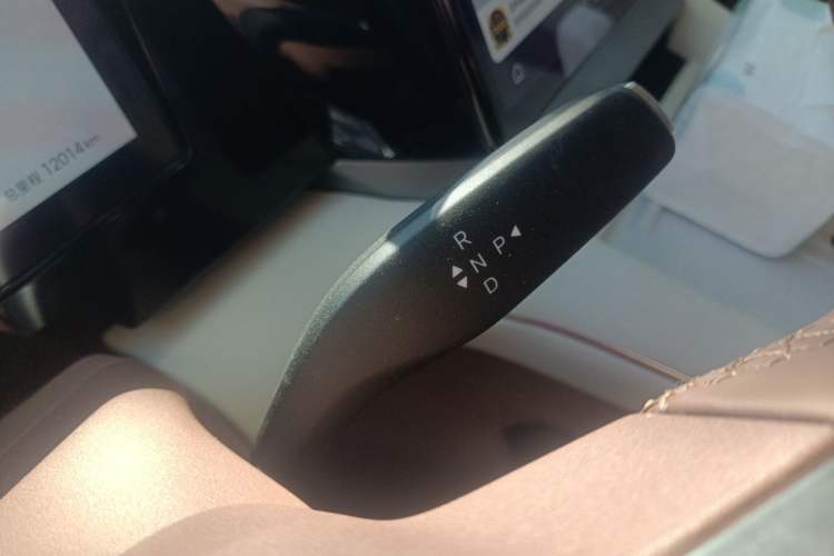 Used BYD Xia 2025 DM-i 1.5T 180km Beyond Edition Gear Lever
