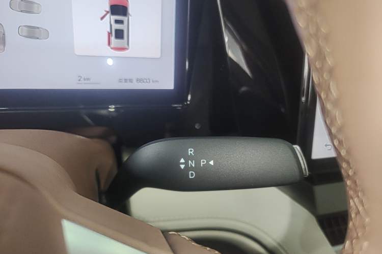 Used BYD Xia 2025 DM-i 1.5T 180km Beyond Edition Gear Lever