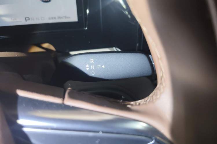 Used BYD Xia 2025 DM-i 1.5T 100km Supreme Edition Gear Lever