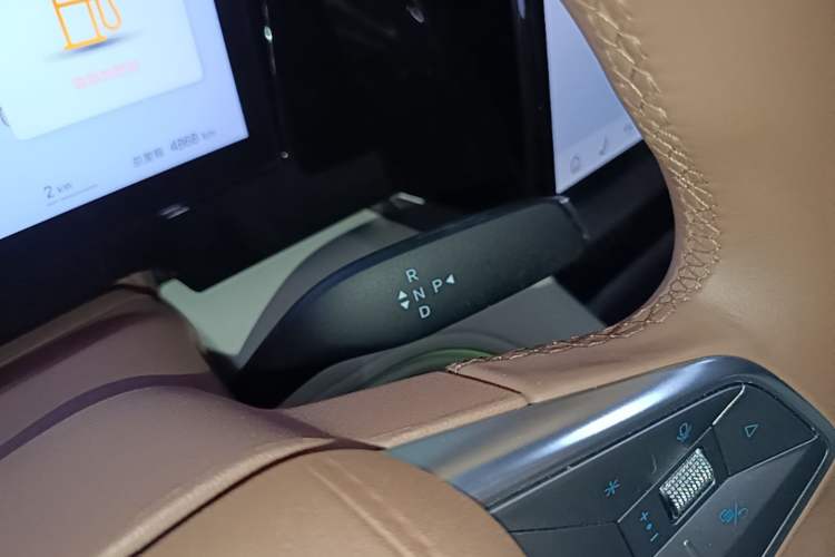 Used BYD Xia 2025 DM-i 1.5T 180km Beyond Edition Gear Lever