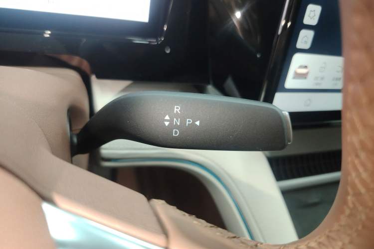Used BYD Xia 2025 DM-i 1.5T 100km Supreme Edition Gear Lever