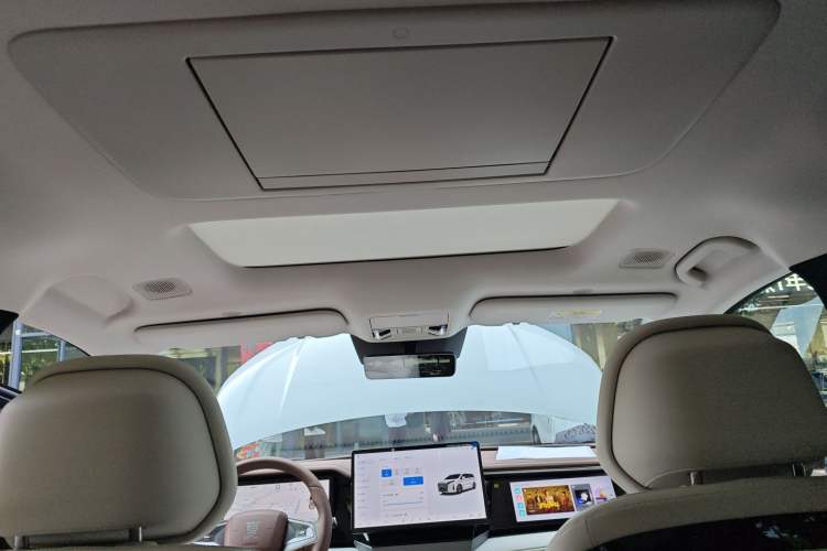 Used BYD Xia 2025 DM-i 1.5T 180km Excellence Model Headliner