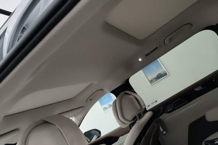 Used BYD Xia 2025 DM-i 1.5T 180km Beyond Edition Headliner