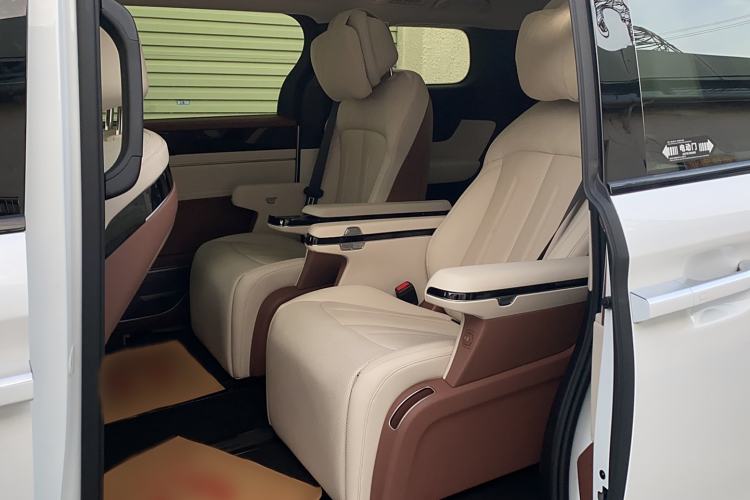Used BYD Xia 2025 DM-i 1.5T 180km Excellence Model Interior 1