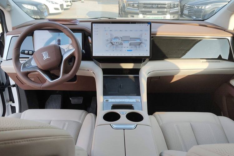 Used BYD Xia 2025 DM-i 1.5T 180km Beyond Edition Interior 2