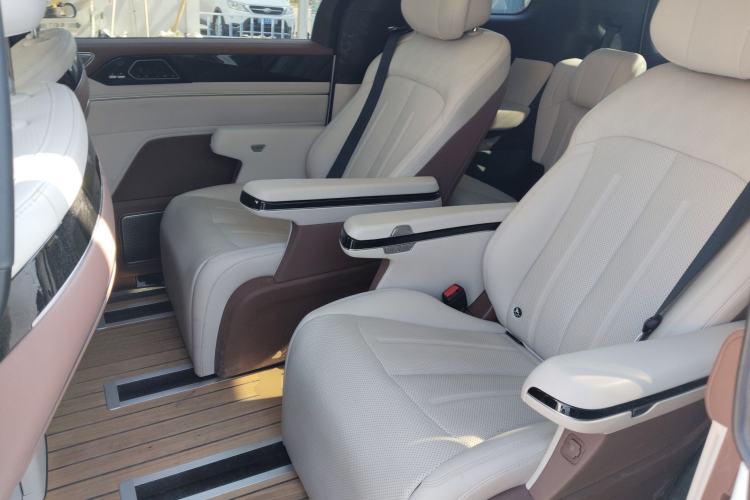 Used BYD Xia 2025 DM-i 1.5T 180km Beyond Edition Interior 2