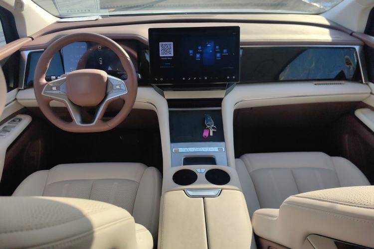 Used BYD Xia 2025 DM-i 1.5T 180km Beyond Edition Interior 3