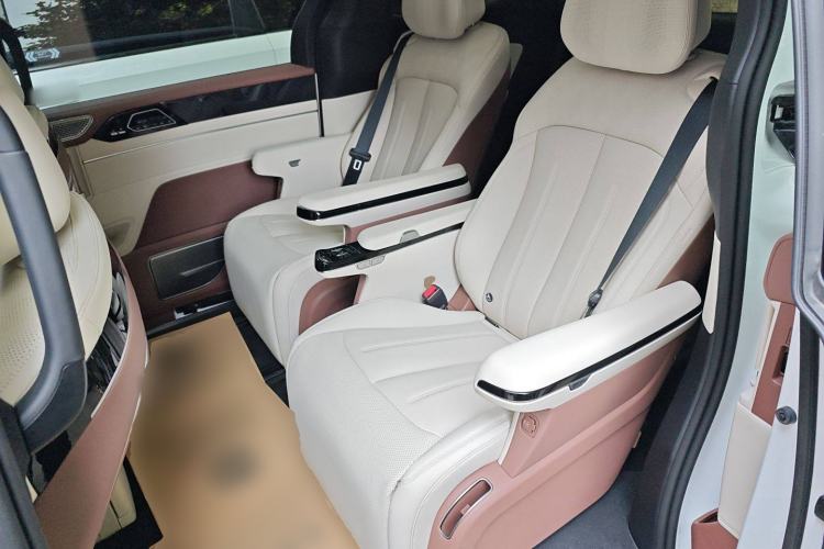 Used BYD Xia 2025 DM-i 1.5T 180km Excellence Model Interior 4