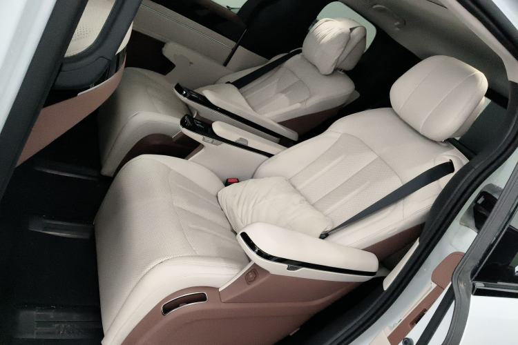 Used BYD Xia 2025 DM-i 1.5T 180km Beyond Edition Interior 4