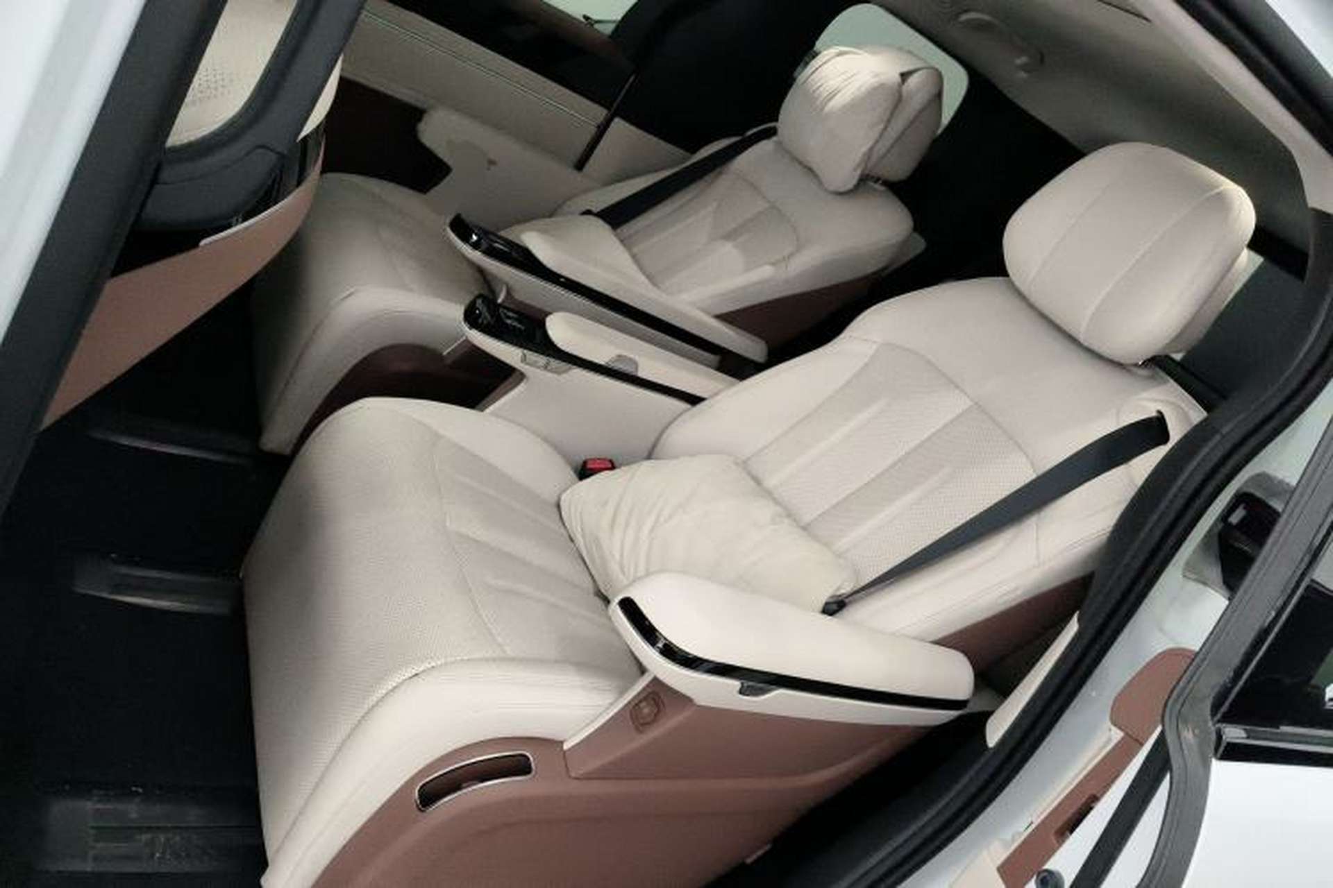 Used BYD Xia 2025 DM-i 1.5T 180km Beyond Edition Interior 4