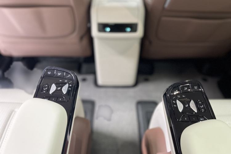 Used BYD Xia 2025 DM-i 1.5T 180km Excellence Model Interior 5