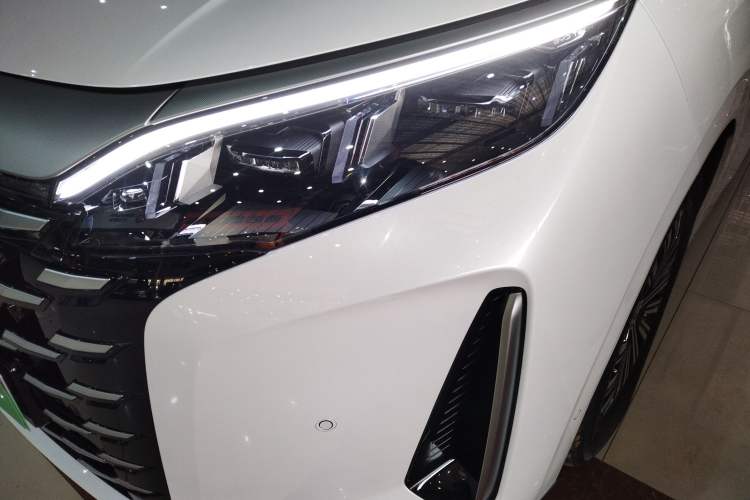 Used BYD Xia 2025 DM-i 1.5T 180km Excellence Model Left Front Headlight