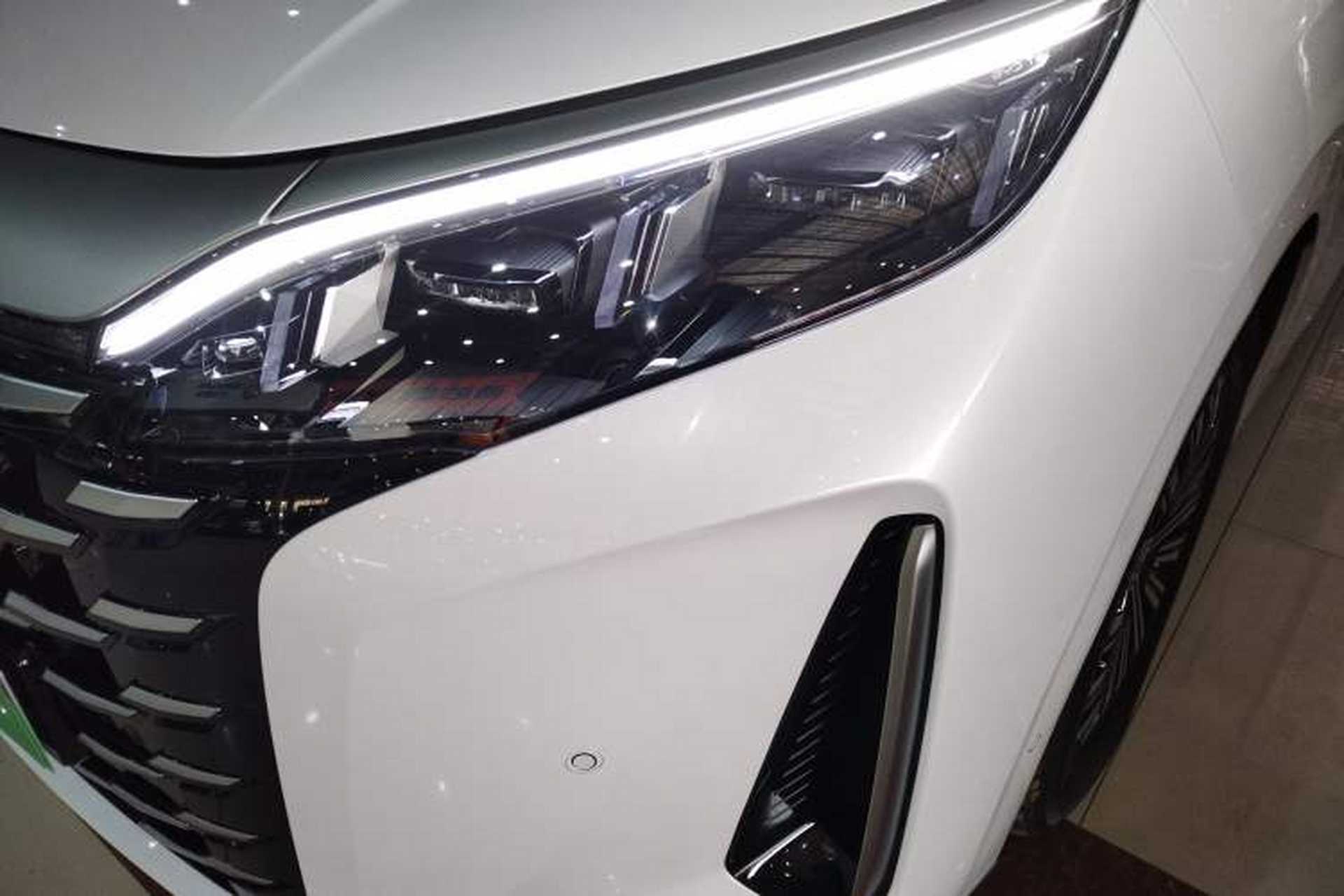 Used BYD Xia 2025 DM-i 1.5T 180km Excellence Model Left Front Headlight