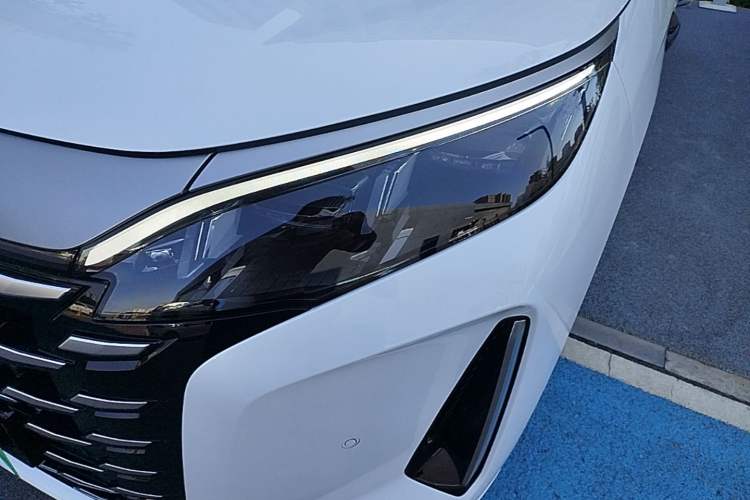 Used BYD Xia 2025 DM-i 1.5T 180km Excellence Model Left Front Headlight