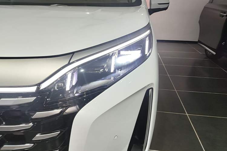 Used BYD Xia 2025 DM-i 1.5T 180km Beyond Edition Left Front Headlight