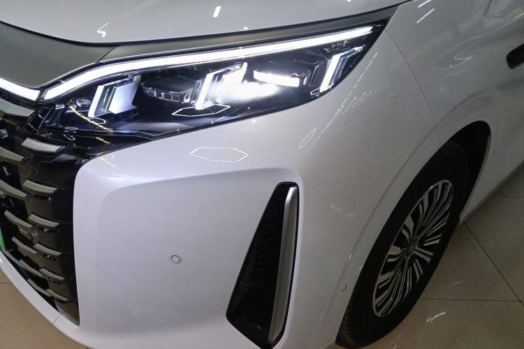 Used BYD Xia 2025 DM-i 1.5T 180km Excellence Model Left Front Headlight