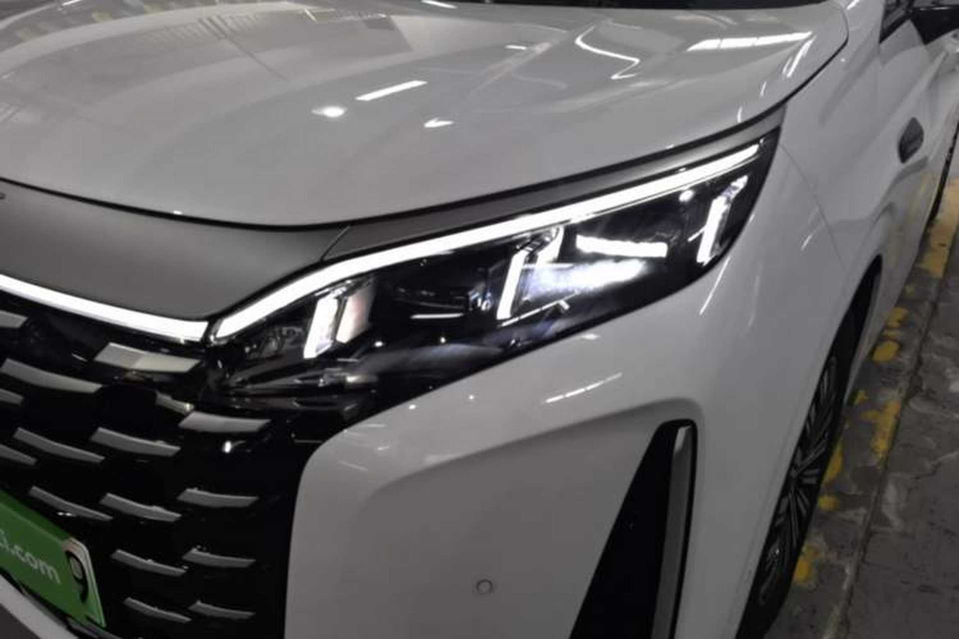 Used BYD Xia 2025 DM-i 1.5T 180km Excellence Model Left Front Headlight