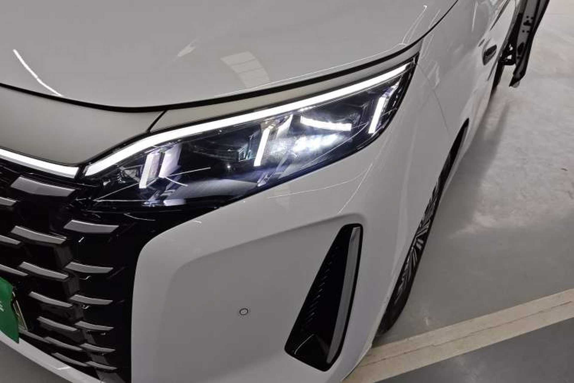 Used BYD Xia 2025 DM-i 1.5T 100km Supreme Edition Left Front Headlight