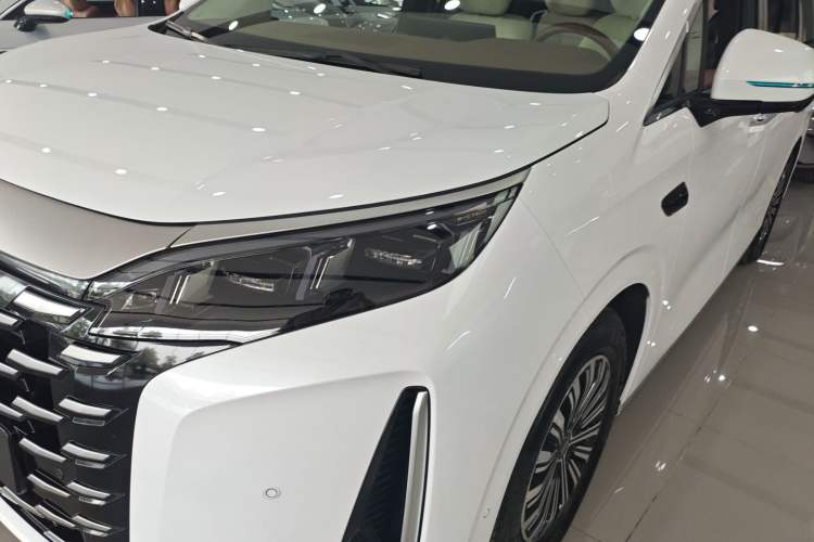 Used BYD Xia 2025 DM-i 1.5T 180km Excellence Model Left Front Headlight