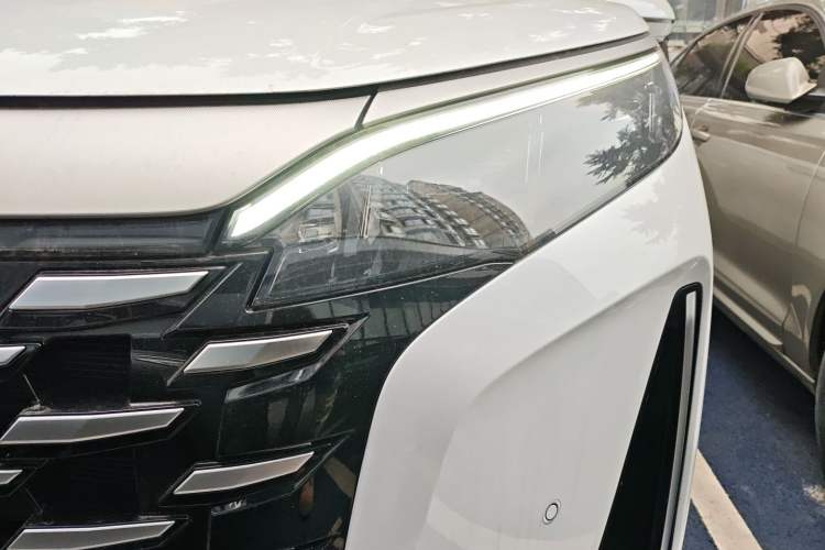 Used BYD Xia 2025 DM-i 1.5T 180km Beyond Edition Left Front Headlight