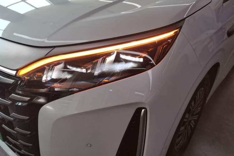 Used BYD Xia 2025 DM-i 1.5T 180km Excellence Model Left Front Headlight