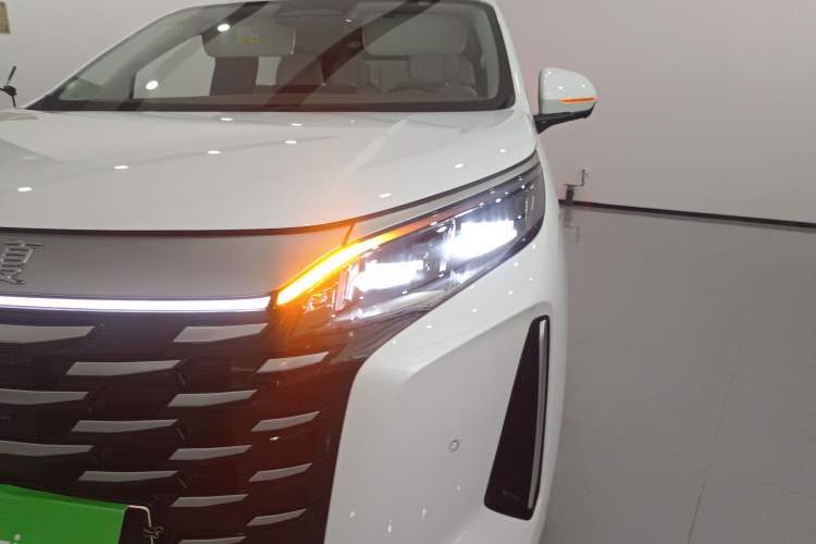 Used BYD Xia 2025 DM-i 1.5T 180km Beyond Edition Left Front Headlight