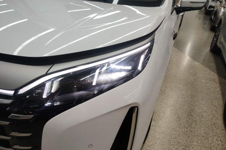 Used BYD Xia 2025 DM-i 1.5T 100km Supreme Edition Left Front Headlight