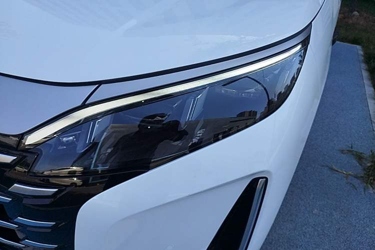 Used BYD Xia 2025 DM-i 1.5T 180km Excellence Model Left Front Headlight