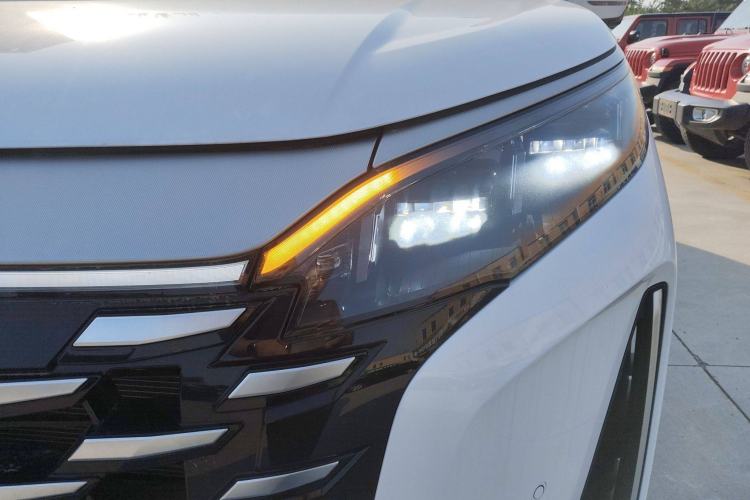 Used BYD Xia 2025 DM-i 1.5T 180km Beyond Edition Left Front Headlight