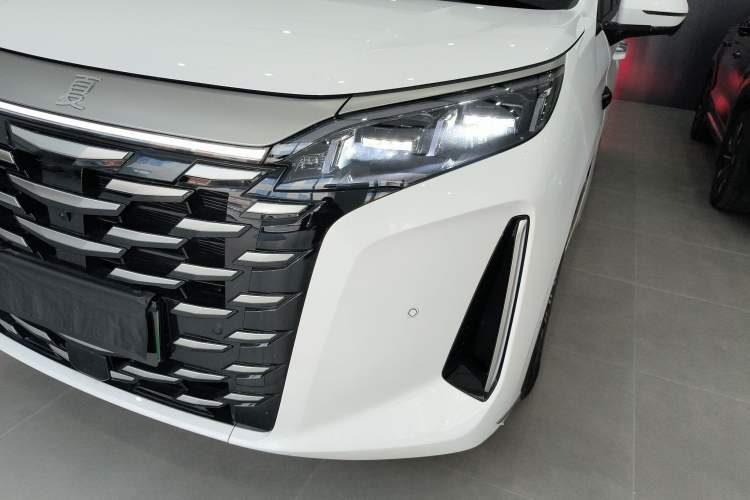 Used BYD Xia 2025 DM-i 1.5T 180km Beyond Edition Left Front Headlight