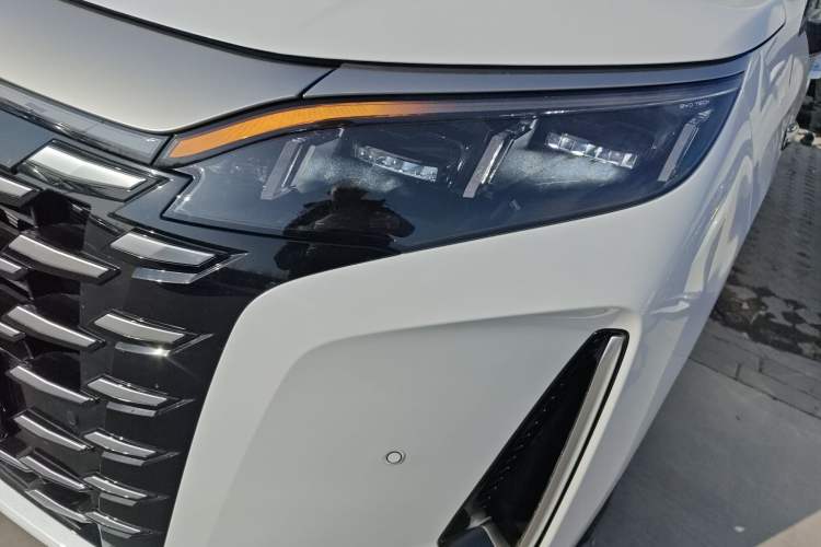 Used BYD Xia 2025 DM-i 1.5T 100km Supreme Edition Left Front Headlight