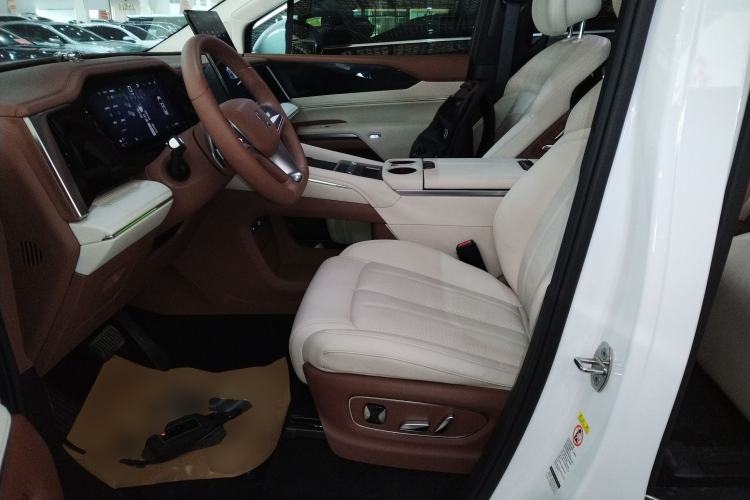 Used BYD Xia 2025 DM-i 1.5T 180km Excellence Model Left Front Seat