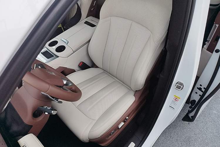 Used BYD Xia 2025 DM-i 1.5T 180km Excellence Model Left Front Seat