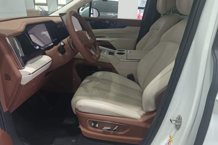 Used BYD Xia 2025 DM-i 1.5T 180km Excellence Model Left Front Seat