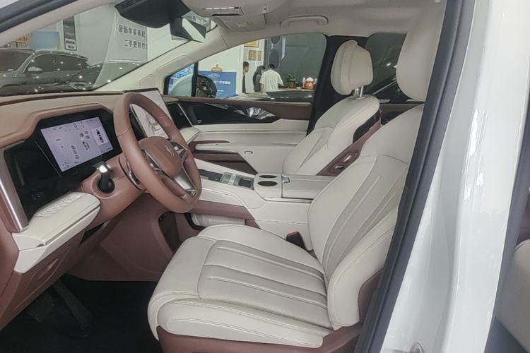 Used BYD Xia 2025 DM-i 1.5T 180km Beyond Edition Left Front Seat