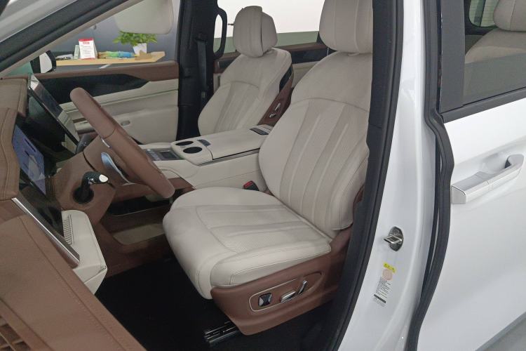 Used BYD Xia 2025 DM-i 1.5T 180km Beyond Edition Left Front Seat