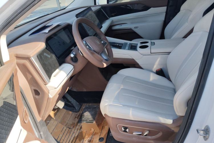 Used BYD Xia 2025 DM-i 1.5T 180km Beyond Edition Left Front Seat