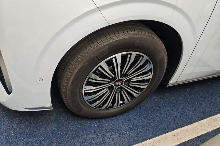 Used BYD Xia 2025 DM-i 1.5T 180km Beyond Edition Left Front Wheel Hub