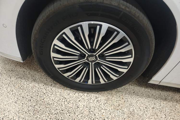 Used BYD Xia 2025 DM-i 1.5T 100km Supreme Edition Left Front Wheel Hub