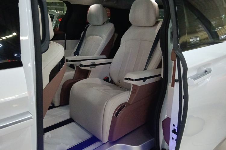 Used BYD Xia 2025 DM-i 1.5T 180km Excellence Model Left Rear Seat