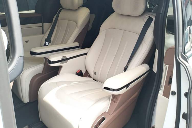 Used BYD Xia 2025 DM-i 1.5T 180km Excellence Model Left Rear Seat