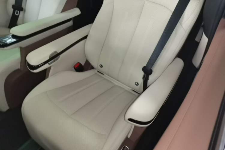 Used BYD Xia 2025 DM-i 1.5T 180km Beyond Edition Left Rear Seat