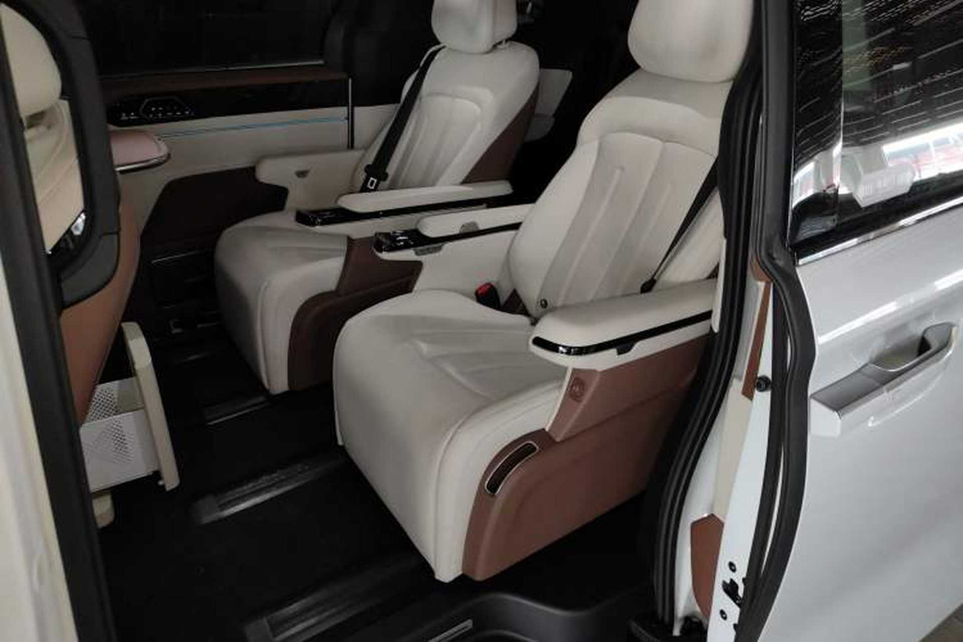 Used BYD Xia 2025 DM-i 1.5T 180km Excellence Model Left Rear Seat